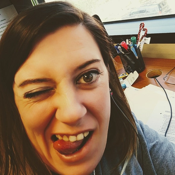 Meet your Posher, A - Picture 3 of 3